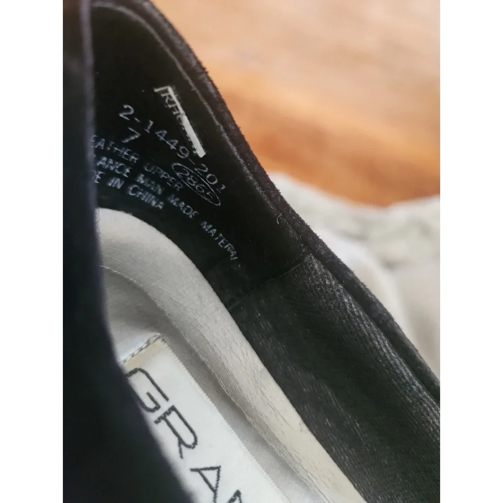 90s Black Velour Flats‎